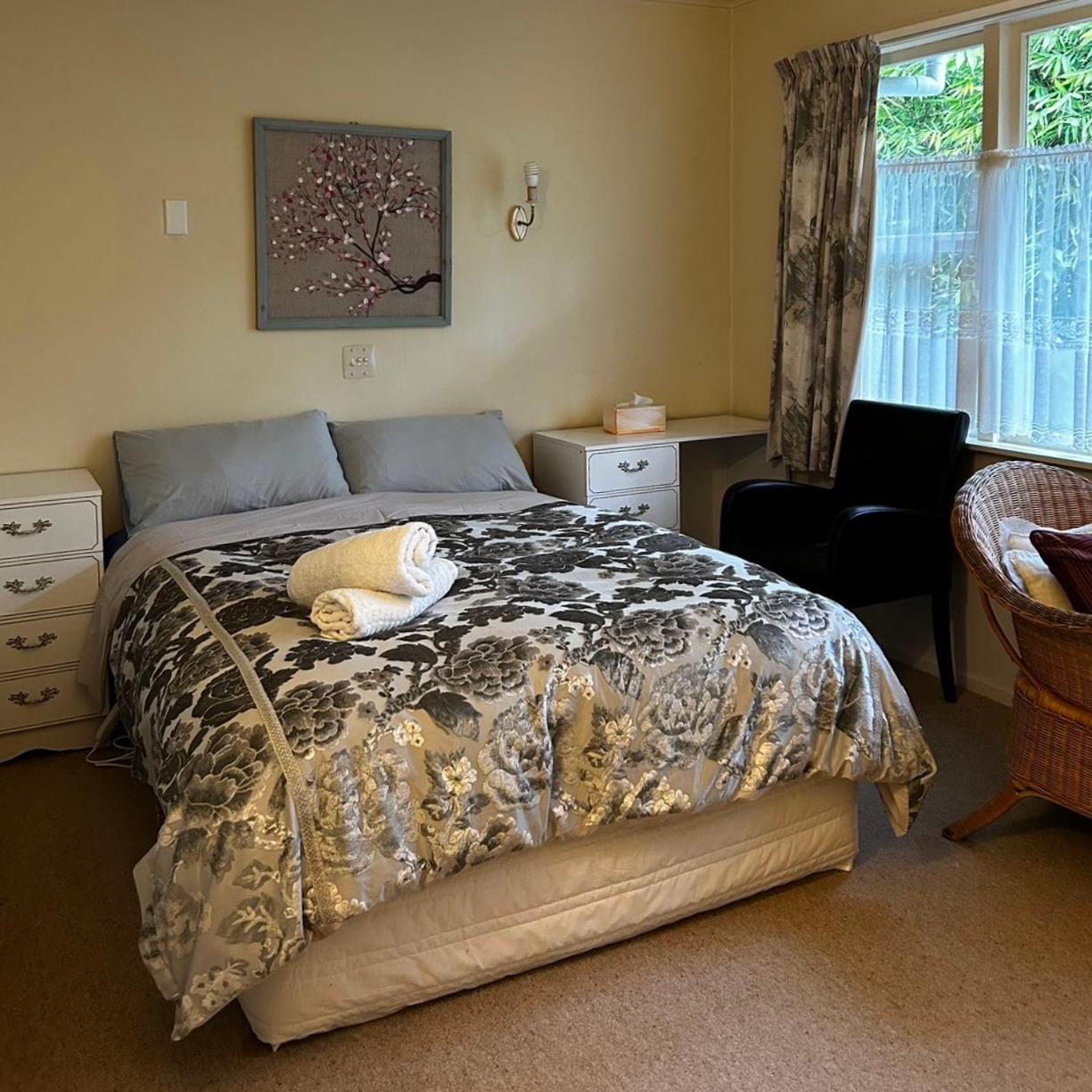 Peaceful Green Bay Charmer Auckland Exterior photo